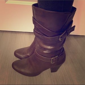 Heeled boots